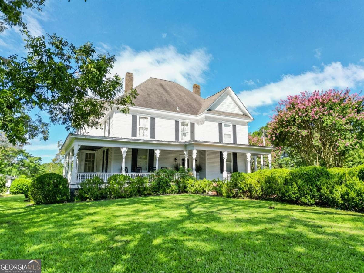 5 bedroom, 2.5 bathroom, 3,508 sq ft single family residence for sale at 1170 Ash Road, Bishop, GA 30621