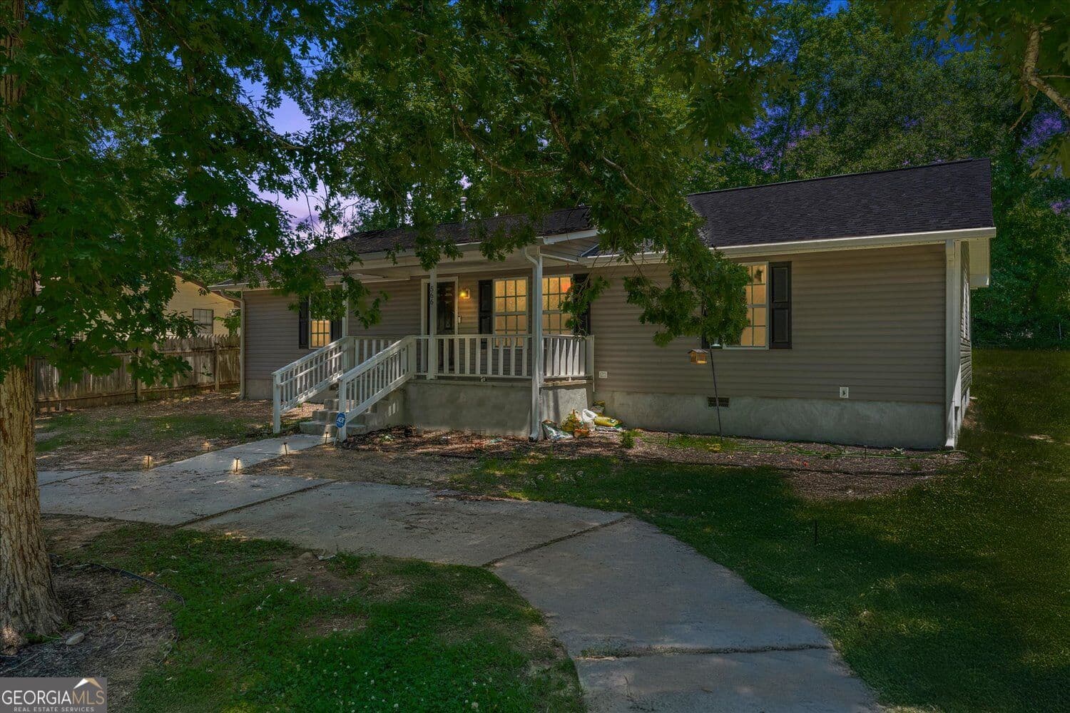 5 bedroom, 2 bathroom, 1,936 sq ft single family residence for sale at 566 Shadowmoor Circle, Thomson, GA 30824 — photo 4