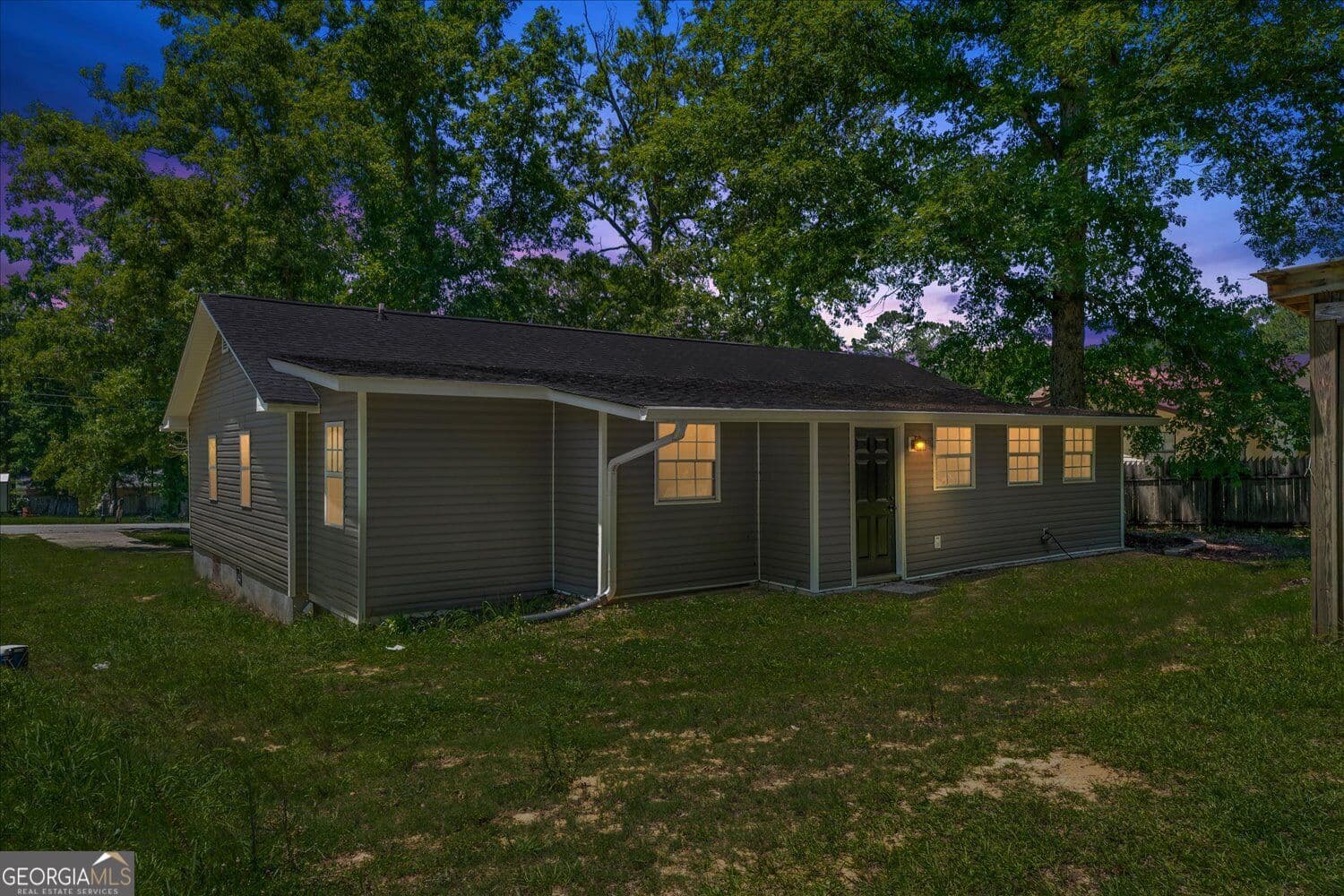 5 bedroom, 2 bathroom, 1,936 sq ft single family residence for sale at 566 Shadowmoor Circle, Thomson, GA 30824 — photo 8