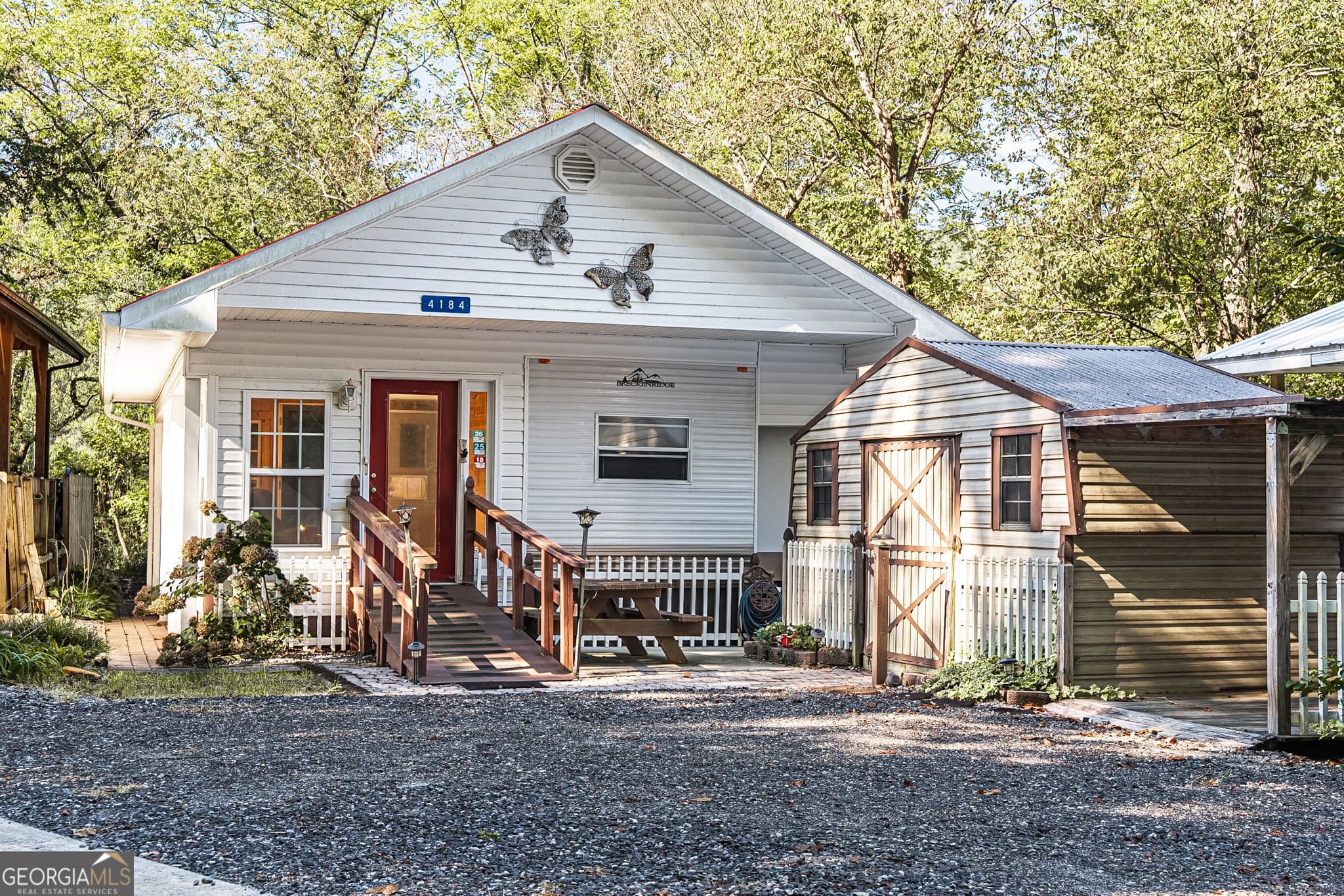 2 bedroom, 1 bathroom, 675 sq ft manufactured home,single family residence for sale at 4184 Riverbank Run, Hiawassee, GA 30546 — photo 2