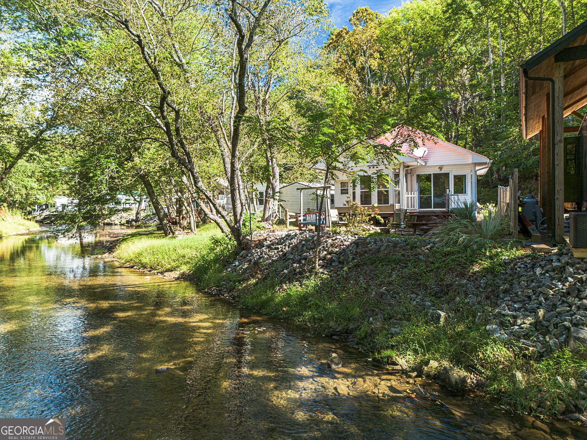 2 bedroom, 1 bathroom, 675 sq ft manufactured home,single family residence for sale at 4184 Riverbank Run, Hiawassee, GA 30546