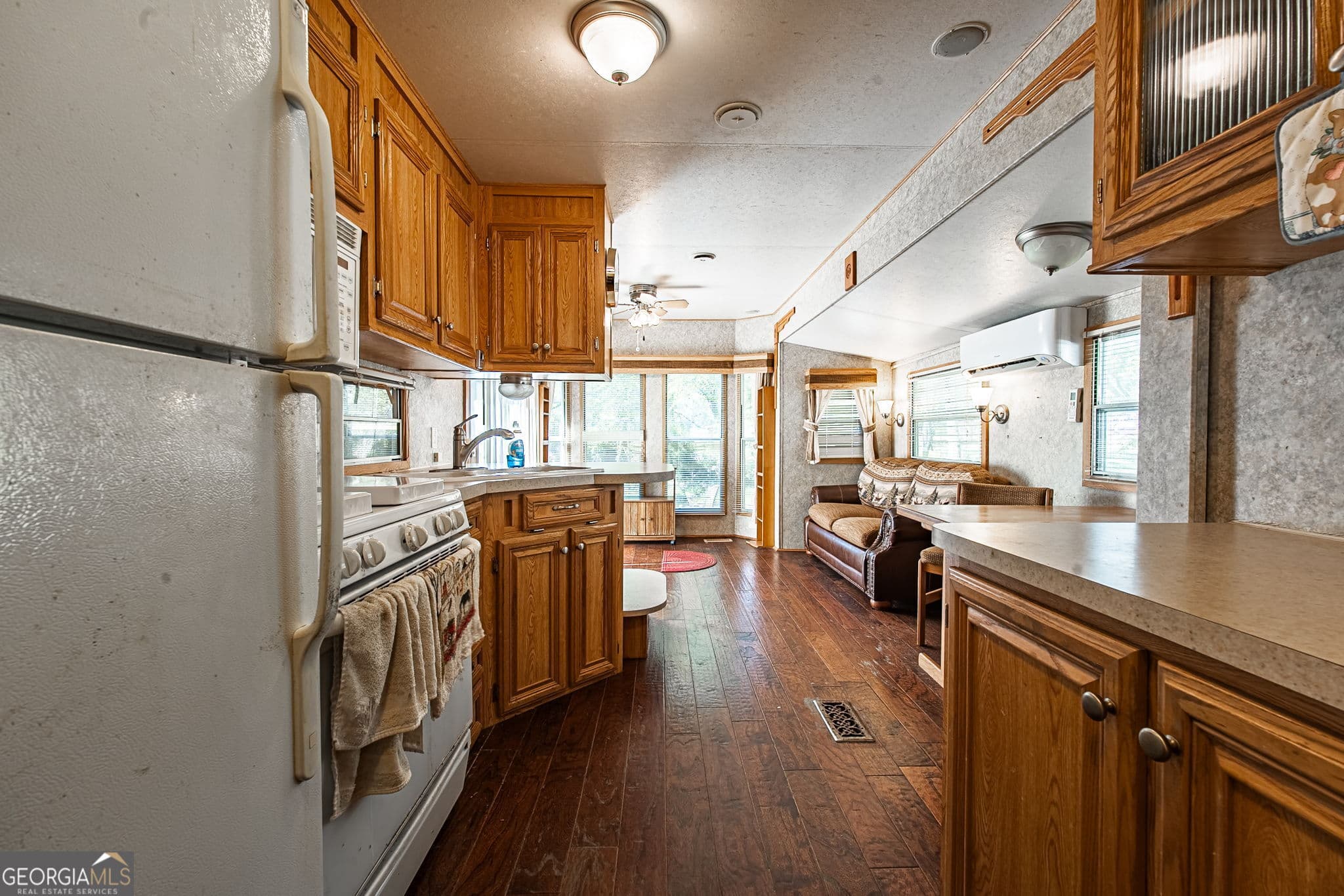 2 bedroom, 1 bathroom, 675 sq ft manufactured home,single family residence for sale at 4184 Riverbank Run, Hiawassee, GA 30546 — photo 5
