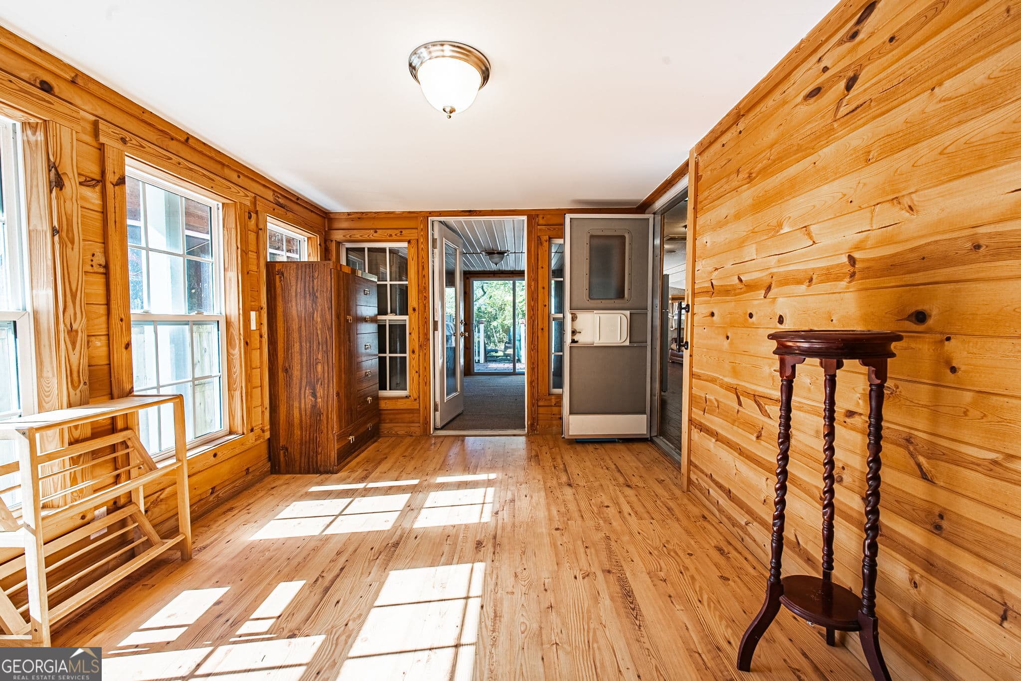 2 bedroom, 1 bathroom, 675 sq ft manufactured home,single family residence for sale at 4184 Riverbank Run, Hiawassee, GA 30546 — photo 4