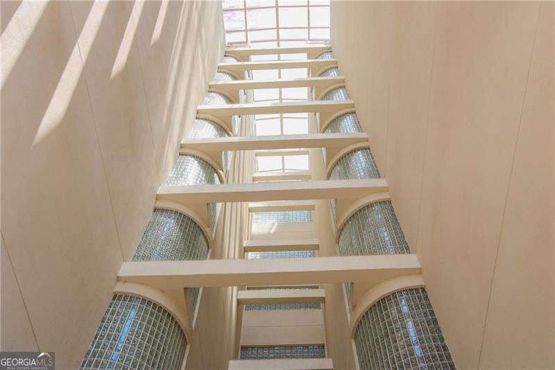 1 bedroom, 1 bathroom, 854 sq ft condominium for sale at 2161 Peachtree Road 708, Atlanta, GA 30309 — photo 3