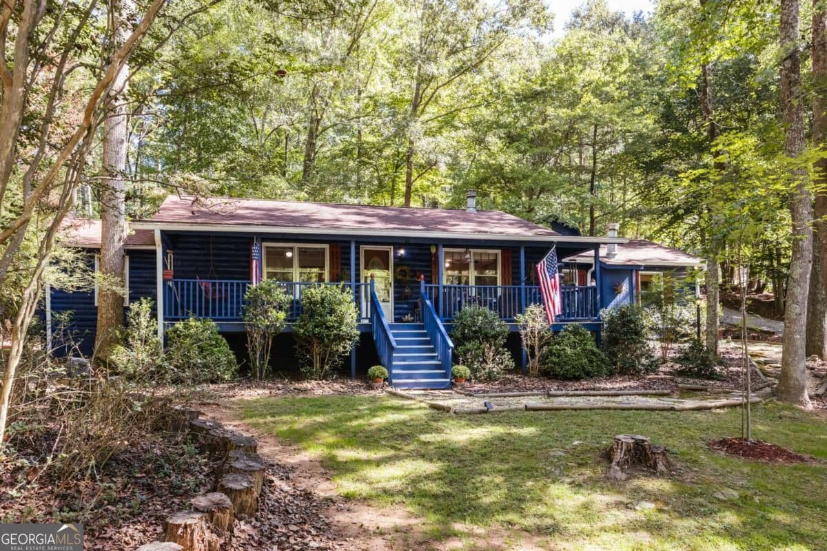3 bedroom, 2 bathroom, 1,782 sq ft cabin,single family residence for sale at 3383 Wolf Drive, Gainesville, GA 30506 — photo 5