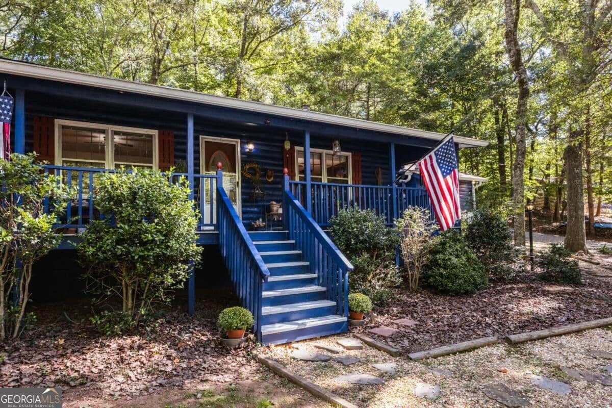 3 bedroom, 2 bathroom, 1,782 sq ft cabin,single family residence for sale at 3383 Wolf Drive, Gainesville, GA 30506 — photo 8