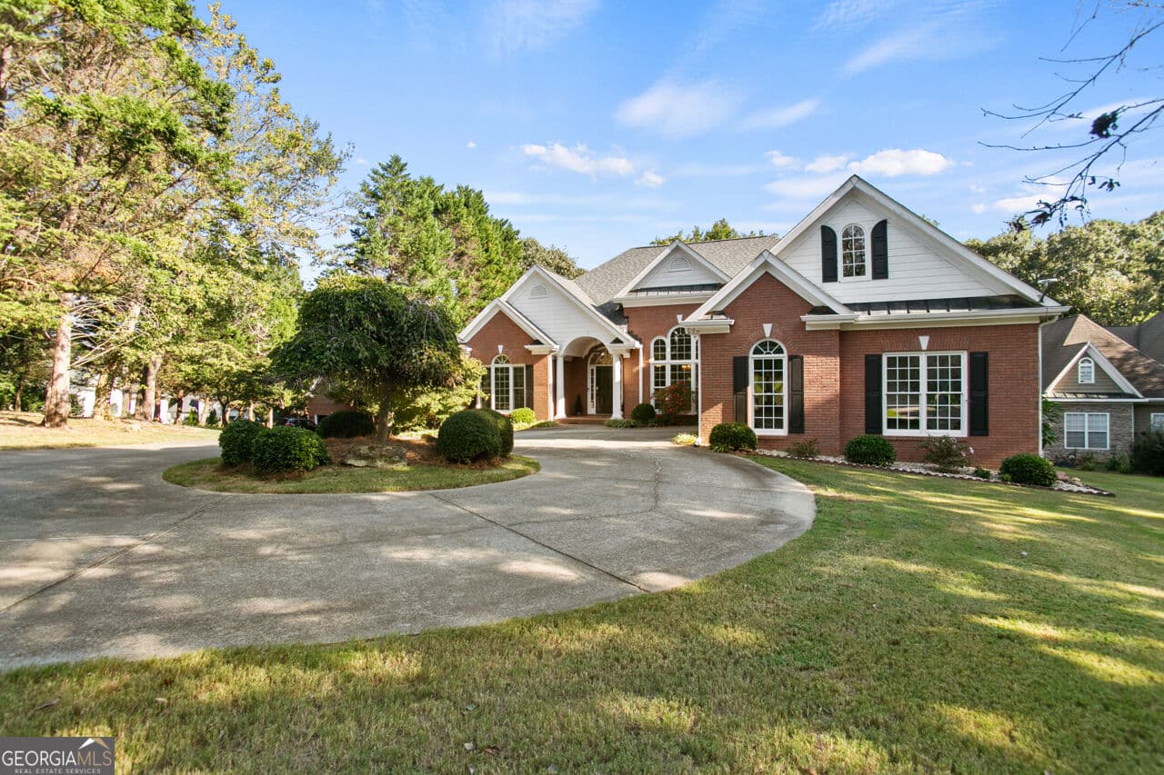 3 bedroom, 2.5 bathroom single family residence for sale at 8645 Anchor On Lanier Court, Gainesville, GA 30506 — photo 2