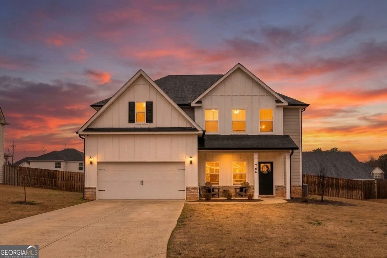 4 bedroom, 3 bathroom, 2,423 sq ft single family residence for sale at 706 Lindsey Brooke Trace, Bonaire, GA 31005