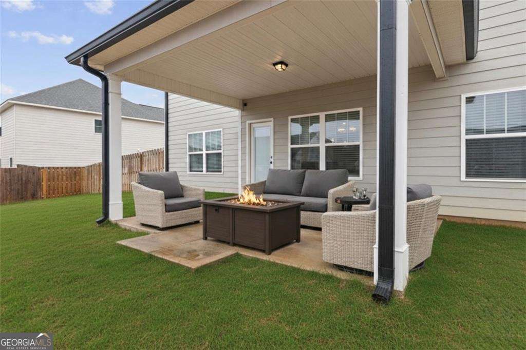 4 bedroom, 3 bathroom, 2,423 sq ft single family residence for sale at 706 Lindsey Brooke Trace, Bonaire, GA 31005 — photo 4