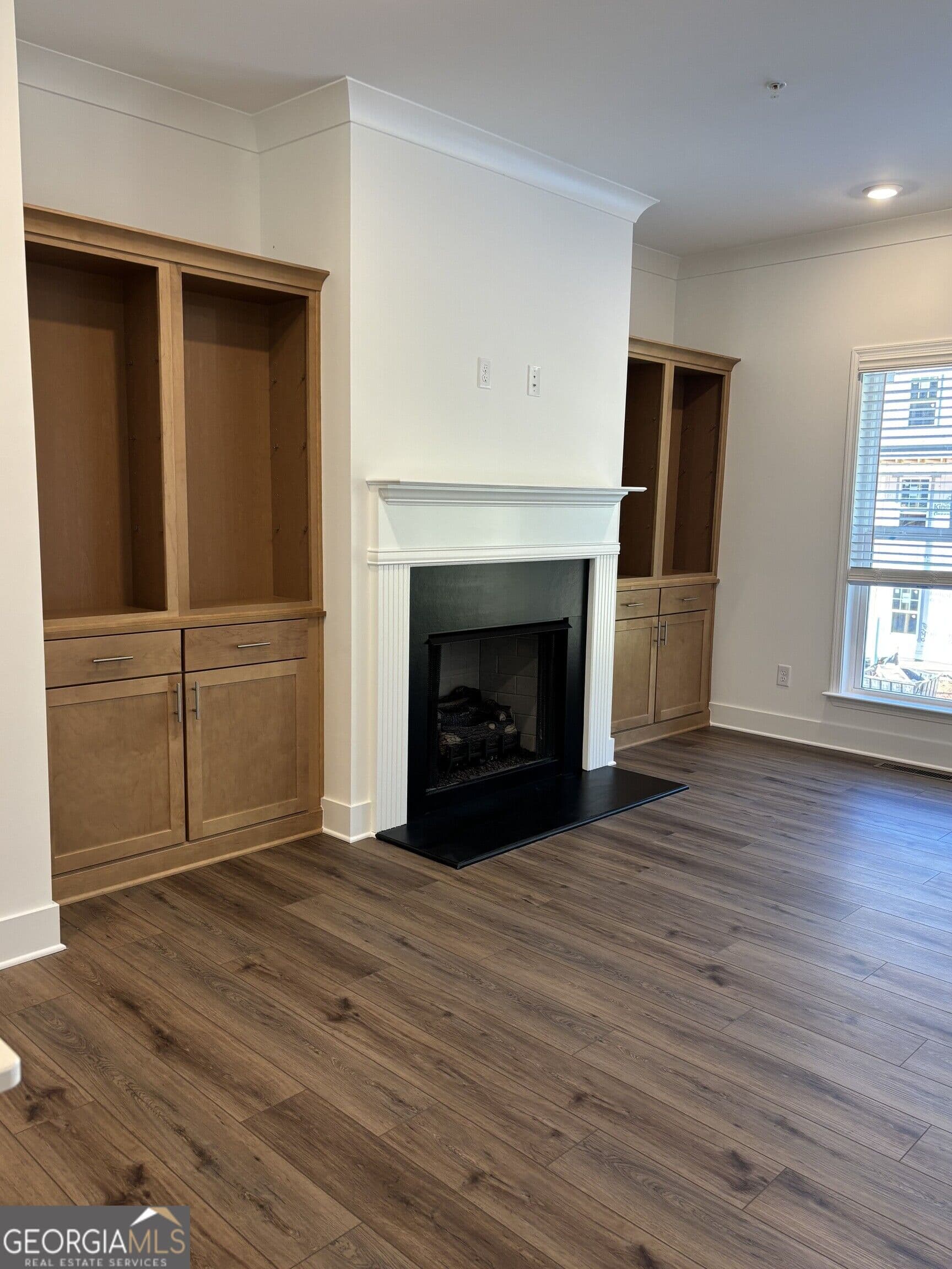 4 bedroom, 3.5 bathroom, 2,476 sq ft townhouse for sale at 480 Brodie Drive 75, Woodstock, GA 30188 — photo 3