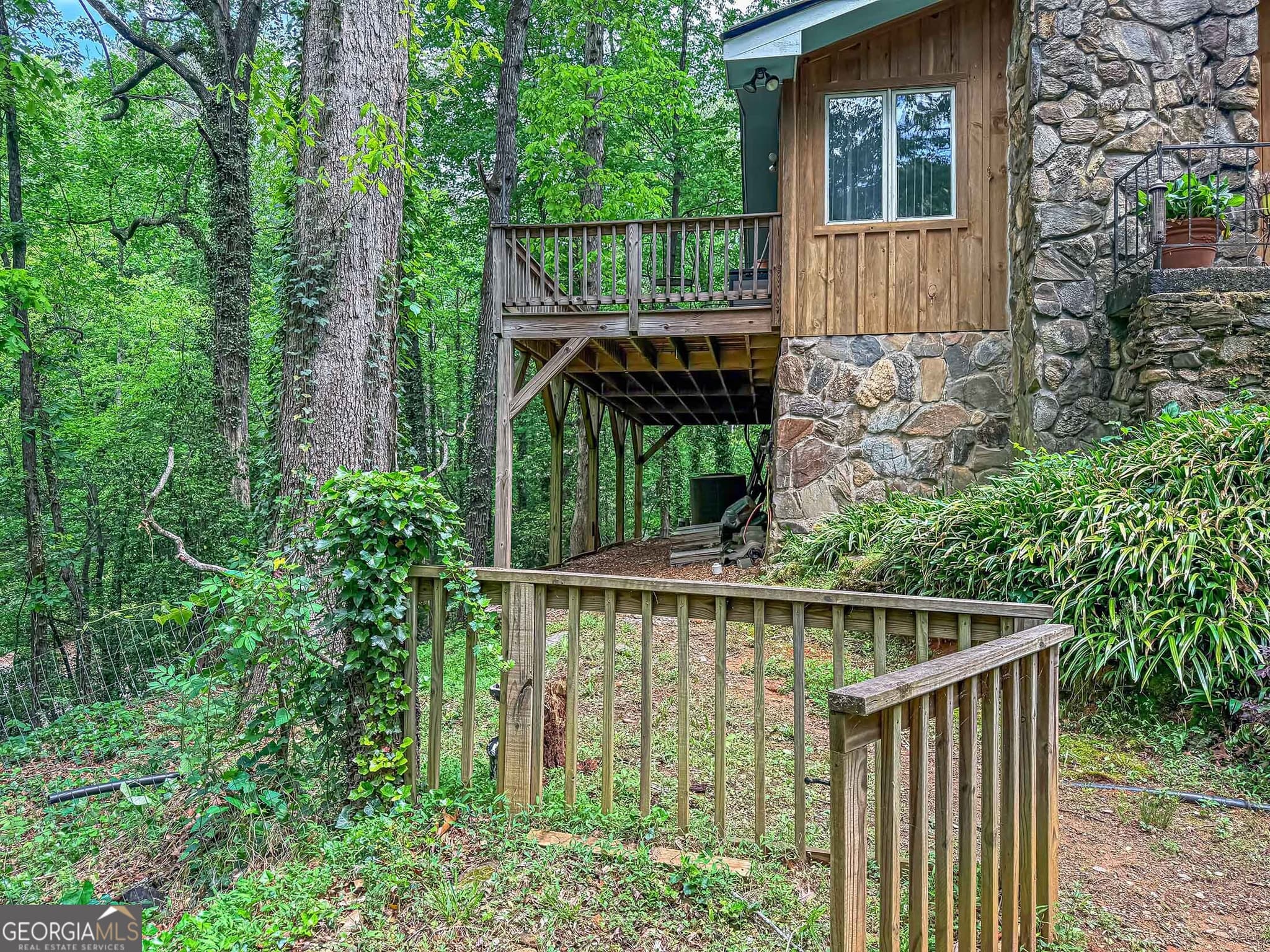 3 bedroom, 3.5 bathroom, 1,604 sq ft single family residence for sale at 407 Hillside Drive, Clayton, GA 30525 — photo 2