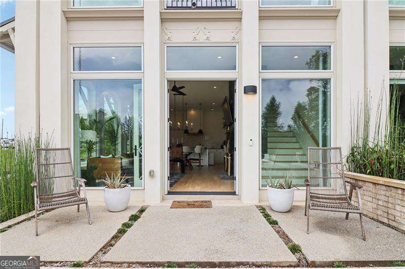 3 bedroom, 2.5 bathroom, 1,913 sq ft townhouse sold at 100 5th Street, Fayetteville, GA 30214
