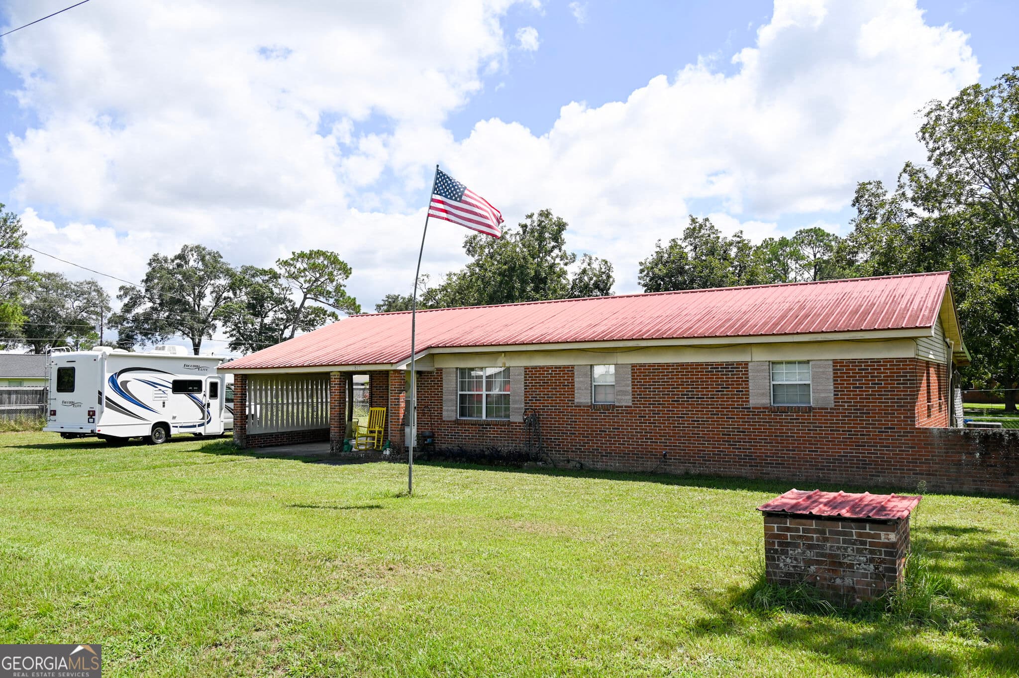 3 bedroom, 1.5 bathroom, 1,205 sq ft single family residence under contract at 2817 Cherokee Street, Waycross, GA 31503