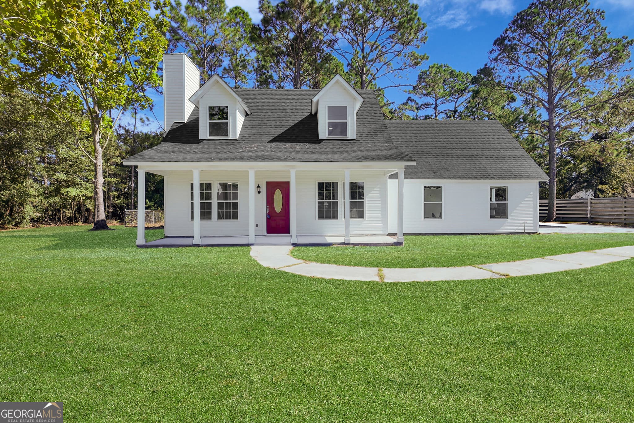 3 bedroom, 2 bathroom, 1,700 sq ft single family residence for sale at 648 Honey Ridge Lane, Hinesville, GA 31313 — photo 2