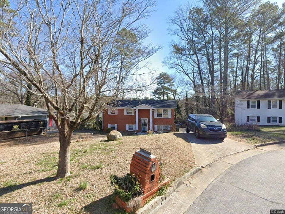 5 bedroom, 2 bathroom, 2,600 sq ft single family residence for rent at 592 oakside Drive, Atlanta, GA 30331 for $1,850 a month — photo 1 of 1