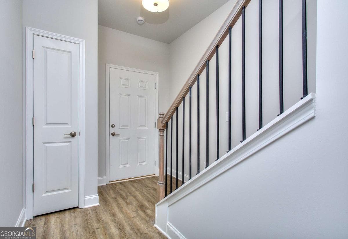 3 bedroom, 2.5 bathroom townhouse for sale at 111 Greenview Court, Homer, GA 30547 — photo 3