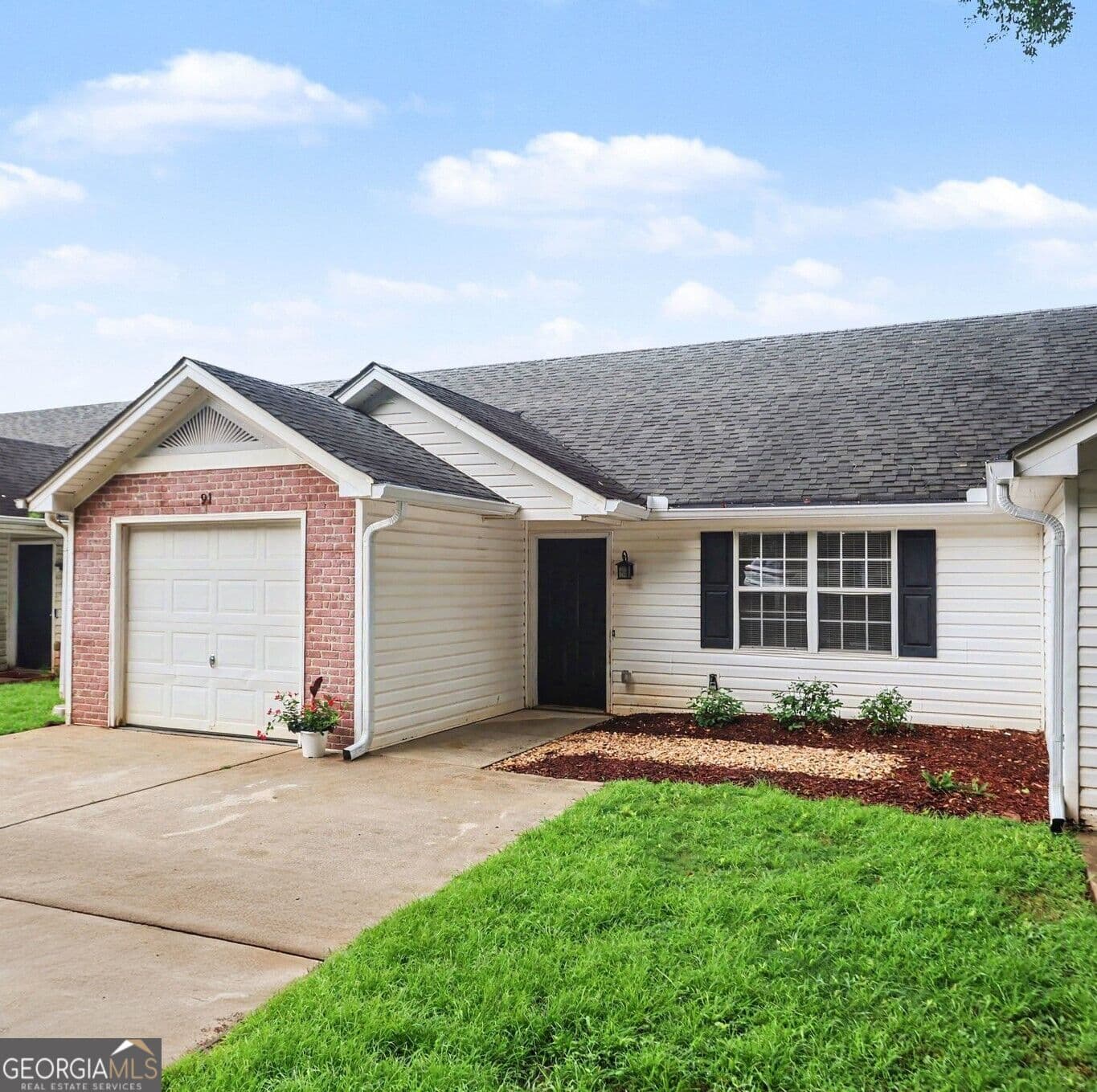 2 bedroom, 1 bathroom, 828 sq ft townhouse for sale at 209 E WILSON Street, Villa Rica, GA 30180 — photo 2