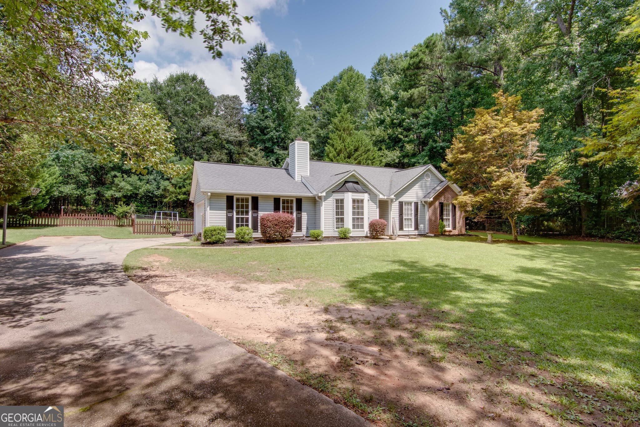 3 bedroom, 2 bathroom, 1,318 sq ft single family residence for rent at 289 Marsha Way, Sharpsburg, GA 30277 for $2,200 a month — photo 2