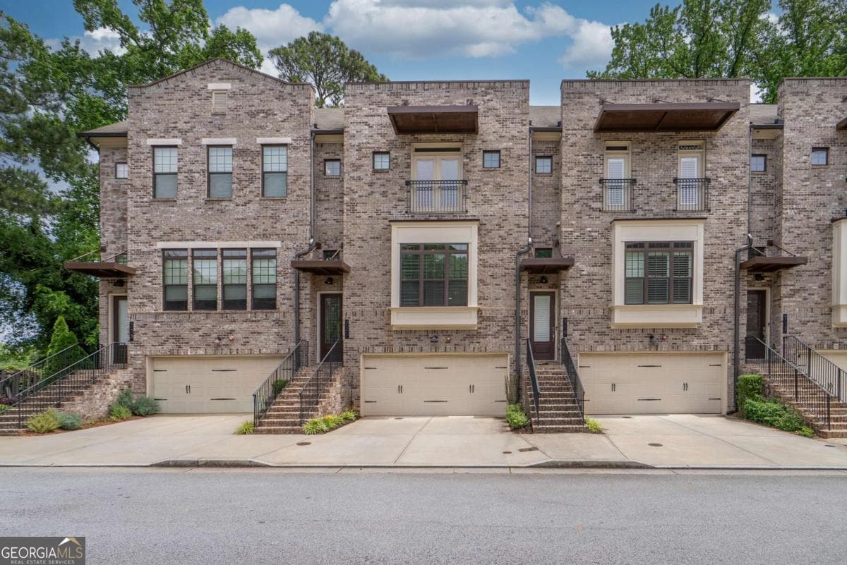 3 bedroom, 3.5 bathroom, 2,630 sq ft townhouse for sale at 721 Boynton Lane, Decatur, GA 30030 — photo 2
