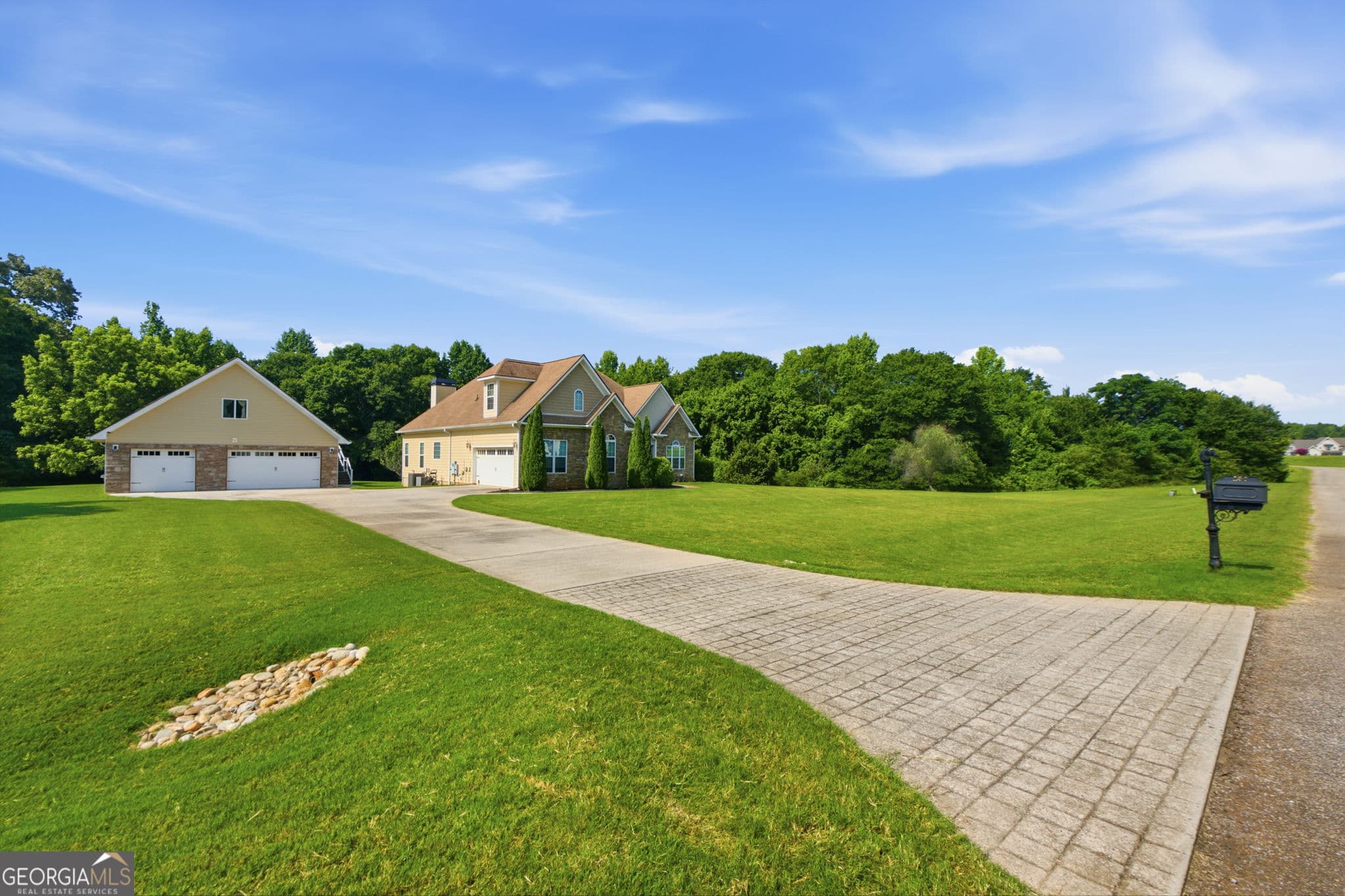 4 bedroom, 3.5 bathroom, 4,324 sq ft single family residence for sale at 130 Citation Court, Forsyth, GA 31029 — photo 3