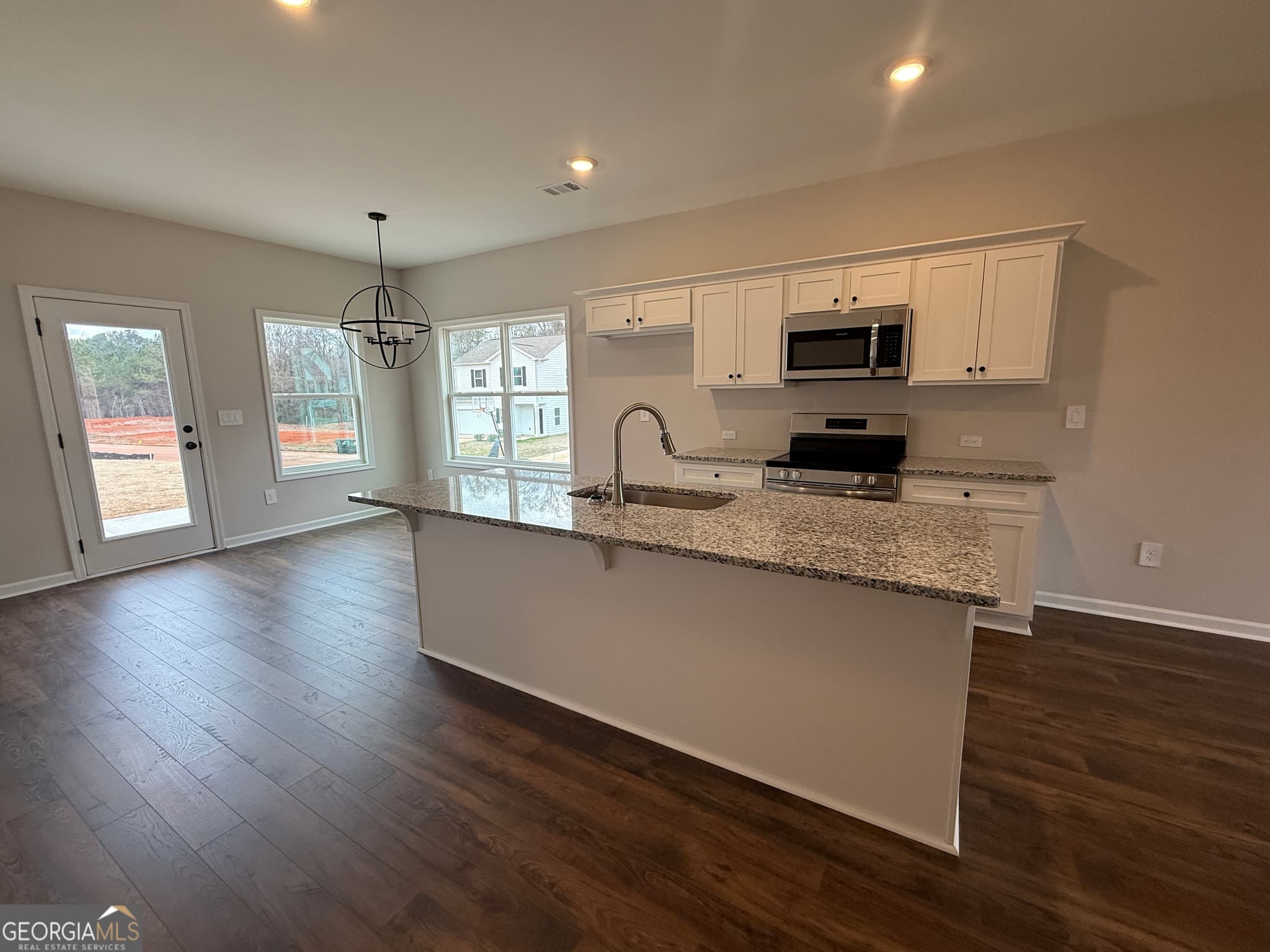3 bedroom, 2.5 bathroom, 1,608 sq ft single family residence for sale at 2 Morningside Court, Thomaston, GA 30286 — photo 7