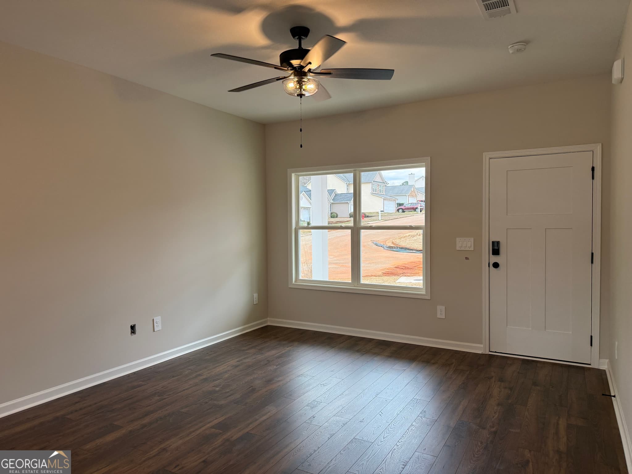 3 bedroom, 2.5 bathroom, 1,608 sq ft single family residence for sale at 2 Morningside Court, Thomaston, GA 30286 — photo 5