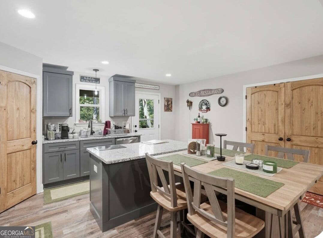 3 bedroom, 2 bathroom, 1,700 sq ft cabin,single family residence for sale at 89 Pamela Court, Ellijay, GA 30540 — photo 9