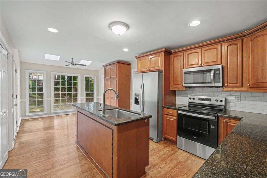 5 bedroom, 2.5 bathroom, 3,788 sq ft single family residence for sale at 5796 Brookstone View, Acworth, GA 30101 — photo 10
