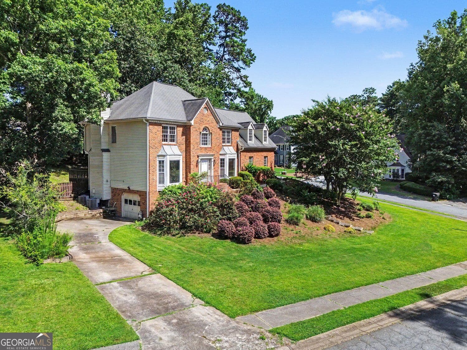 5 bedroom, 2.5 bathroom, 3,788 sq ft single family residence for sale at 5796 Brookstone View, Acworth, GA 30101 — photo 4