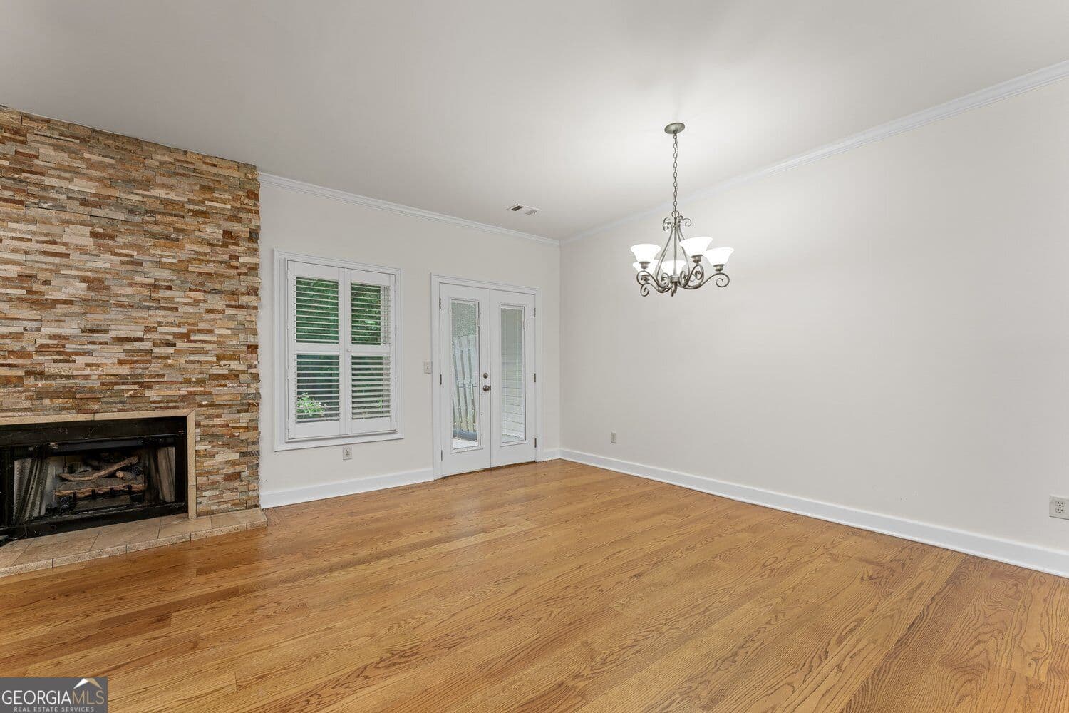 3 bedroom, 2.5 bathroom, 1,798 sq ft townhouse for sale at 4150 Rogers Creek Court, Duluth, GA 30096 — photo 6