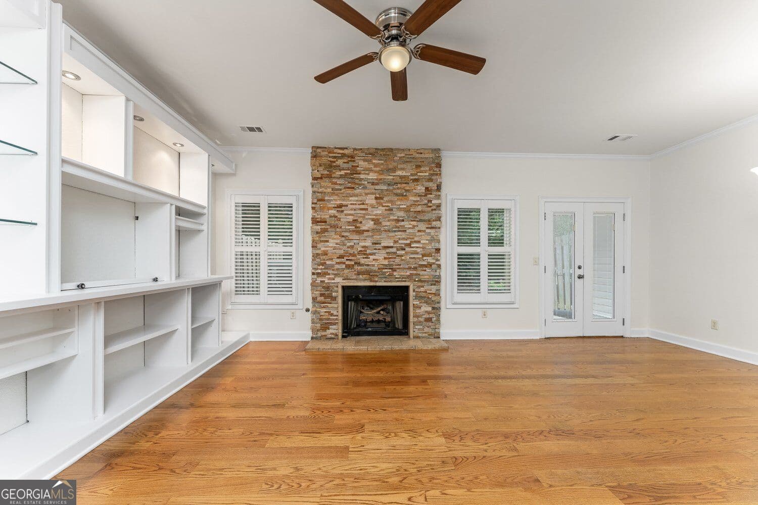 3 bedroom, 2.5 bathroom, 1,798 sq ft townhouse for sale at 4150 Rogers Creek Court, Duluth, GA 30096 — photo 4