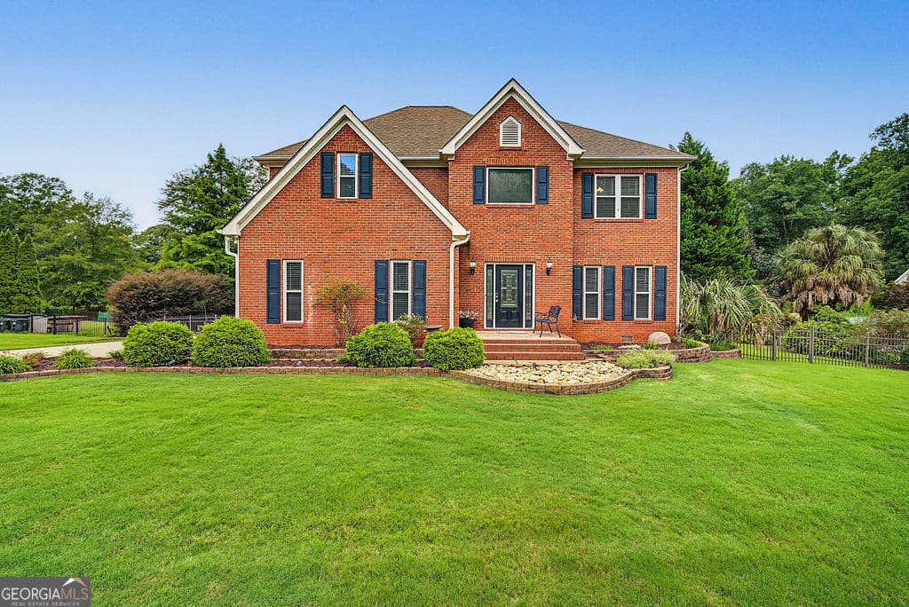 4 bedroom, 2.5 bathroom, 2,508 sq ft single family residence for sale at 140 Farr Lake Drive, Tyrone, GA 30290 — photo 1 of 46