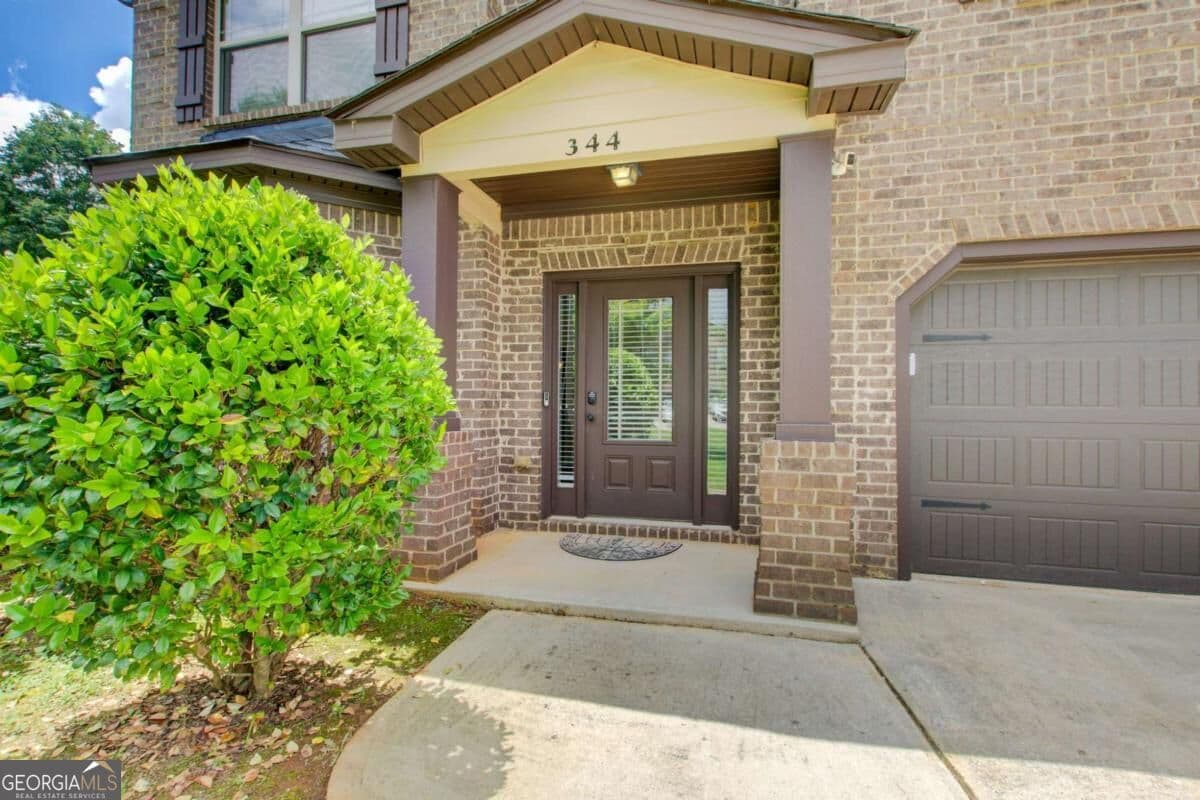 4 bedroom, 2.5 bathroom, 2,698 sq ft single family residence for sale at 344 Mango Court, Mcdonough, GA 30253 — photo 4