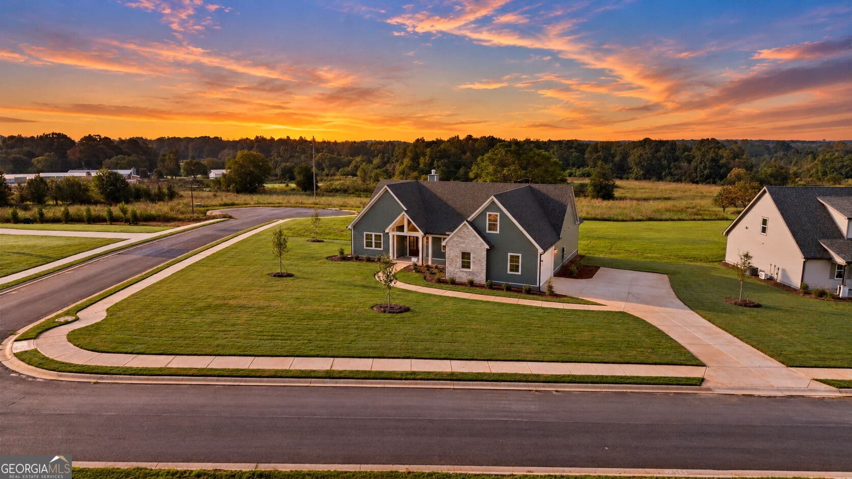 4 bedroom, 2.5 bathroom, 2,785 sq ft single family residence for sale at 1130 Madison Hills Drive, Madison, GA 30650 — photo 6