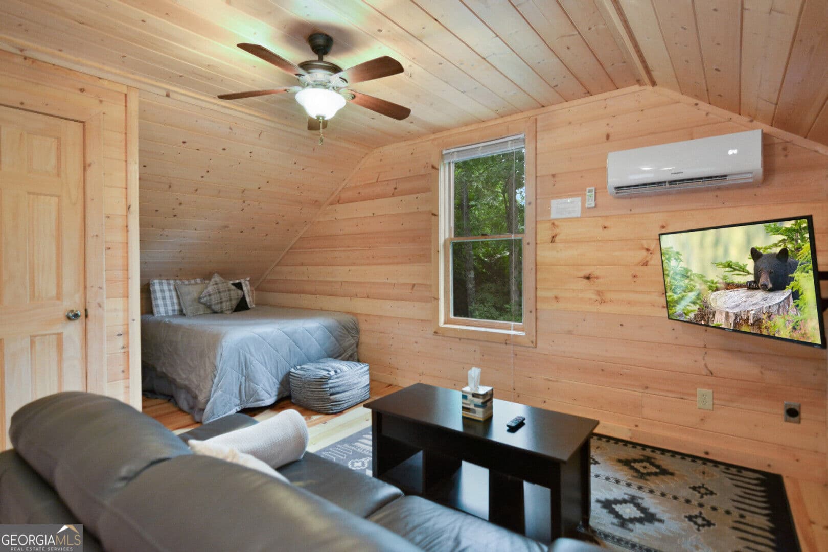 3 bedroom, 3 bathroom, 1,684 sq ft cabin,single family residence for sale at 145 Lake Ridge Drive, Blue Ridge, GA 30513 — photo 7