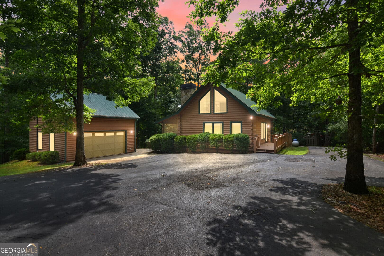 3 bedroom, 3 bathroom, 1,684 sq ft cabin,single family residence for sale at 145 Lake Ridge Drive, Blue Ridge, GA 30513 — photo 1 of 21
