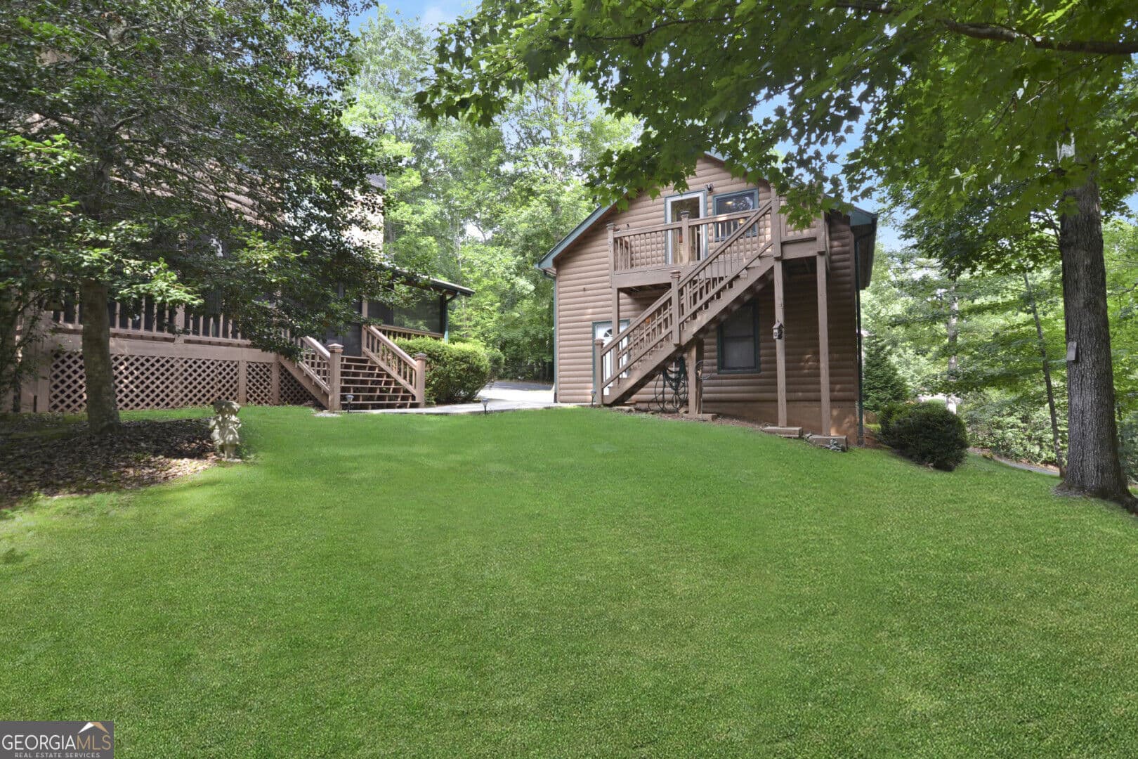 3 bedroom, 3 bathroom, 1,684 sq ft cabin,single family residence for sale at 145 Lake Ridge Drive, Blue Ridge, GA 30513 — photo 5