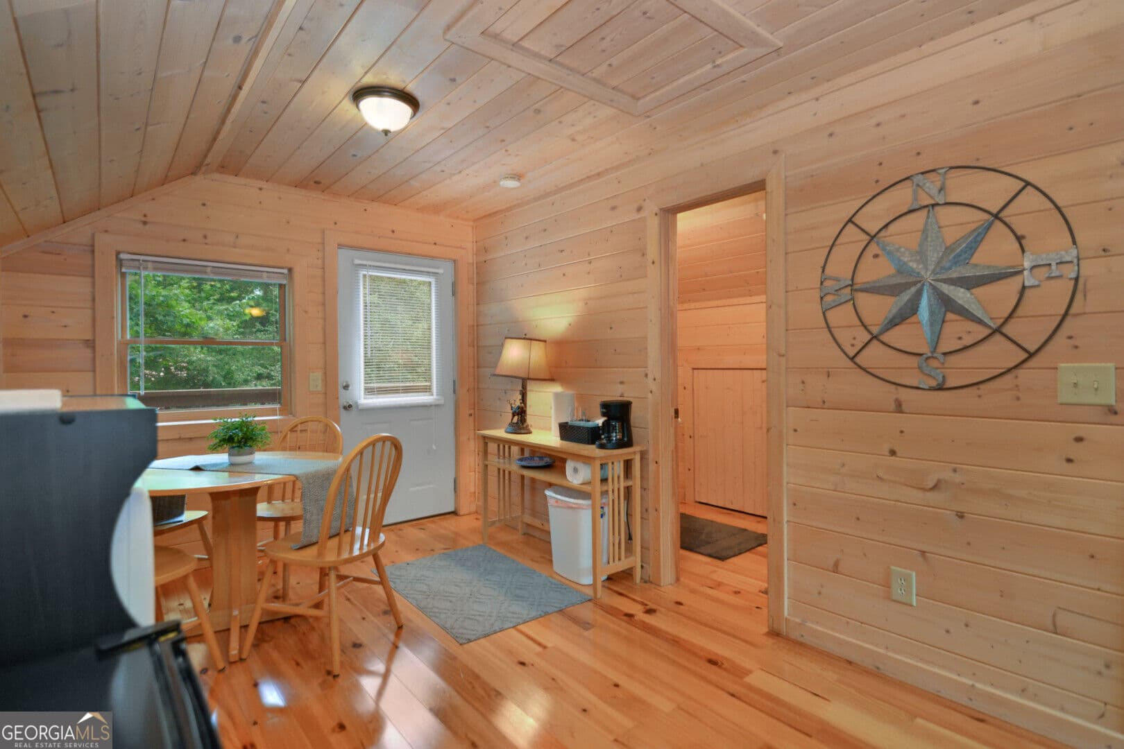 3 bedroom, 3 bathroom, 1,684 sq ft cabin,single family residence for sale at 145 Lake Ridge Drive, Blue Ridge, GA 30513 — photo 8