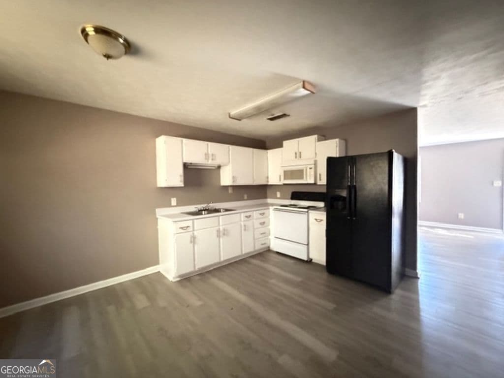 3 bedroom, 1.5 bathroom, 1,088 sq ft townhouse for sale at 214 Wesley Way, Lagrange, GA 30241 — photo 7
