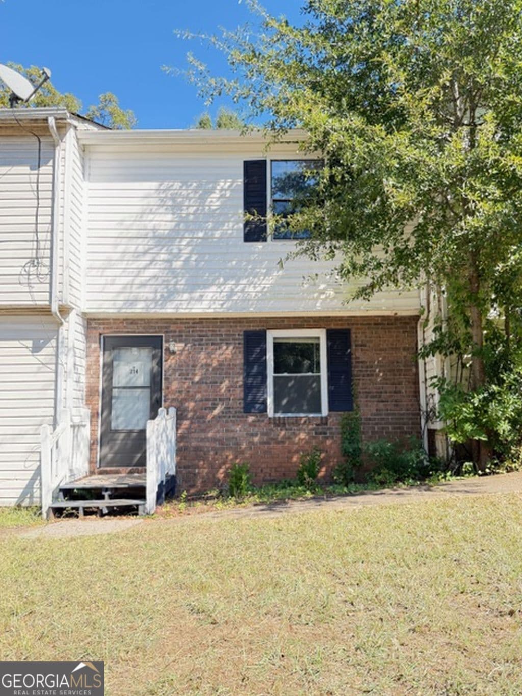 3 bedroom, 1.5 bathroom, 1,088 sq ft townhouse for sale at 214 Wesley Way, Lagrange, GA 30241