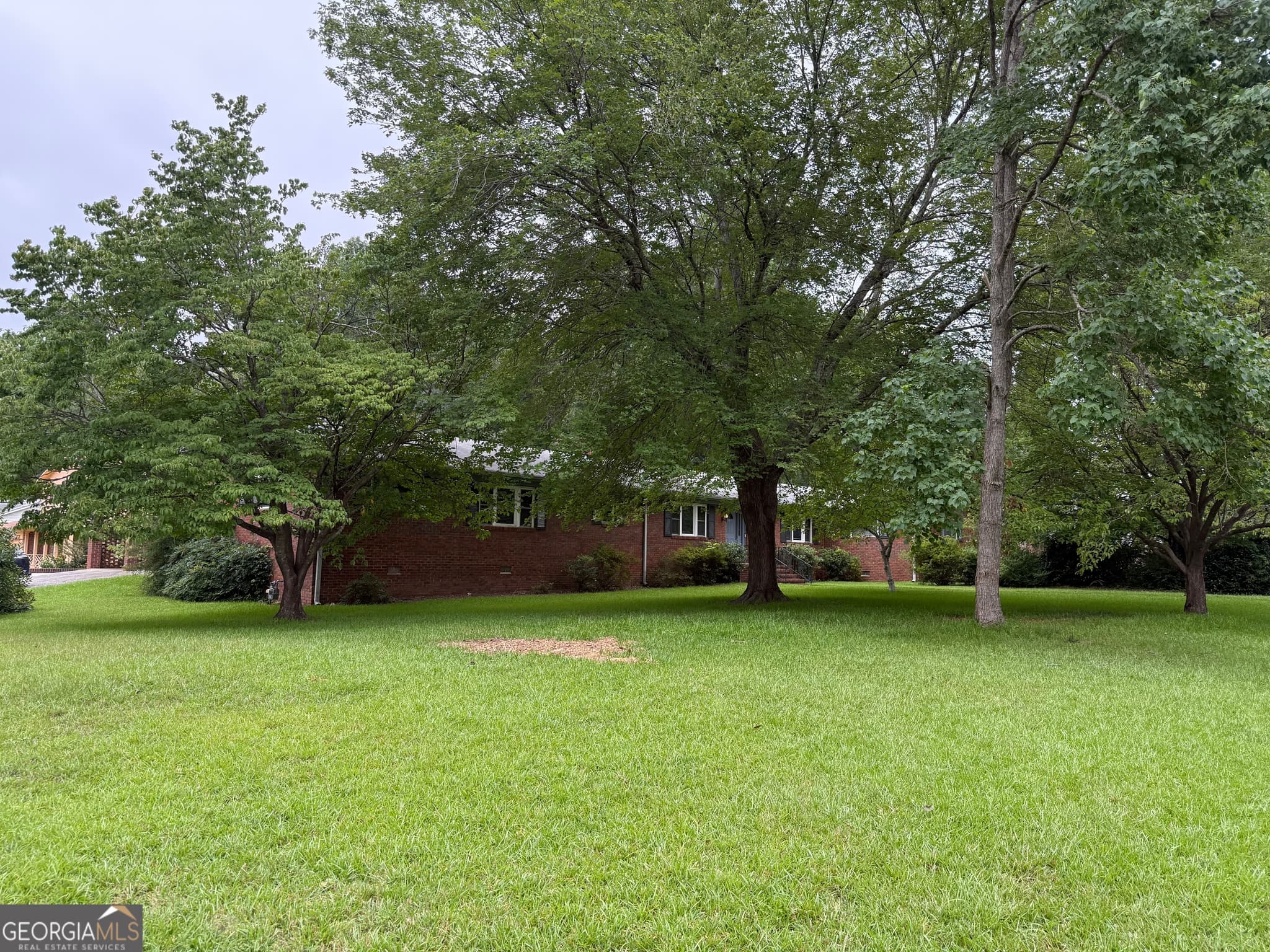 5 bedroom, 3 bathroom, 3,353 sq ft single family residence for sale at 1406 Maplewood Drive, Macon, GA 31210 — photo 3