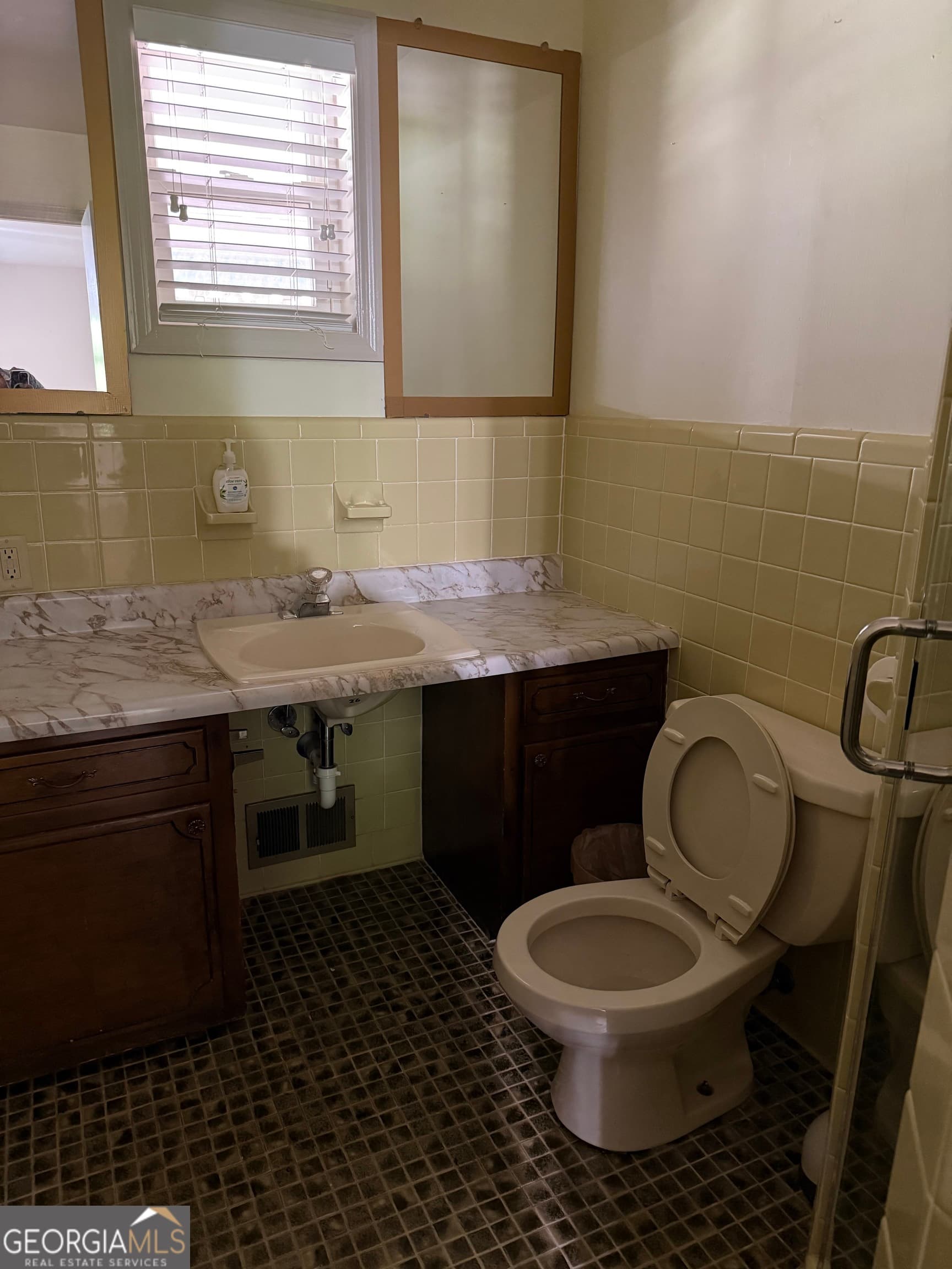 5 bedroom, 3 bathroom, 3,353 sq ft single family residence for sale at 1406 Maplewood Drive, Macon, GA 31210 — photo 9