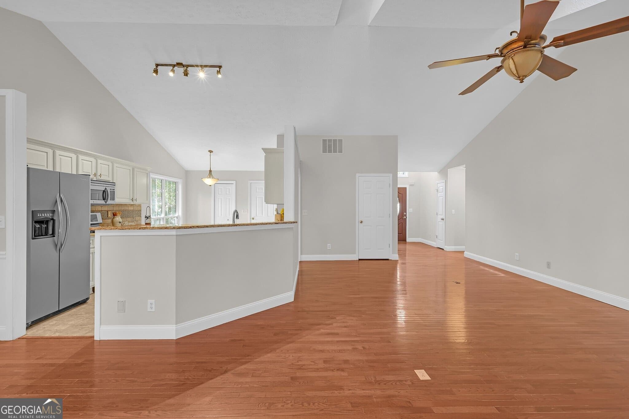 4 bedroom, 2 bathroom, 3,431 sq ft single family residence for sale at 5944 Williamsport Drive, Flowery Branch, GA 30542 — photo 7