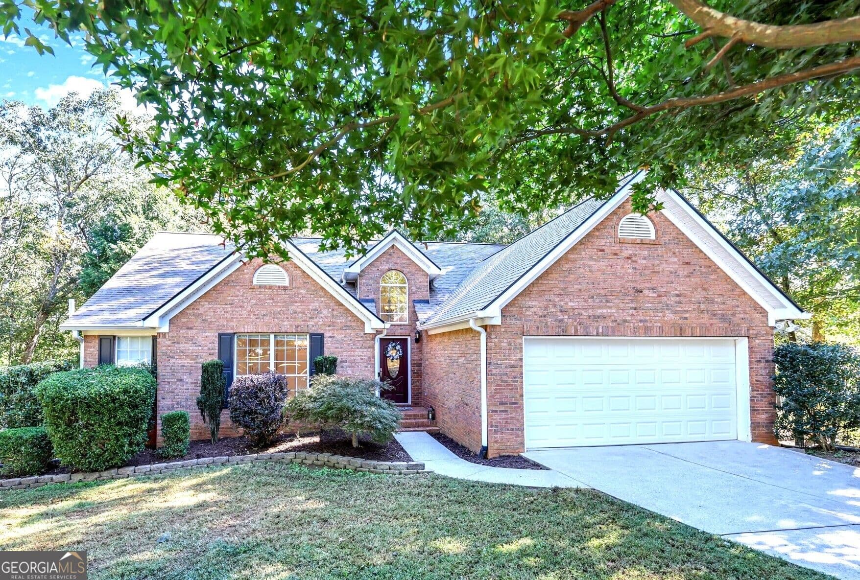 4 bedroom, 2 bathroom, 3,431 sq ft single family residence for sale at 5944 Williamsport Drive, Flowery Branch, GA 30542 — photo 1 of 41