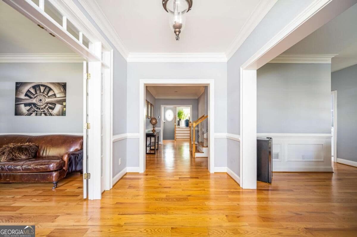 5 bedroom, 4.5 bathroom, 6,185 sq ft single family residence for sale at 4530 Derby Lane, Smyrna, GA 30082 — photo 6