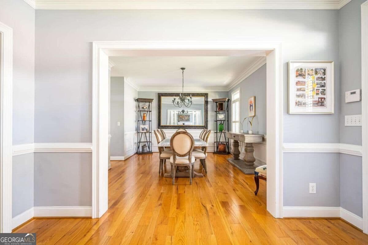 5 bedroom, 4.5 bathroom, 6,185 sq ft single family residence for sale at 4530 Derby Lane, Smyrna, GA 30082 — photo 7