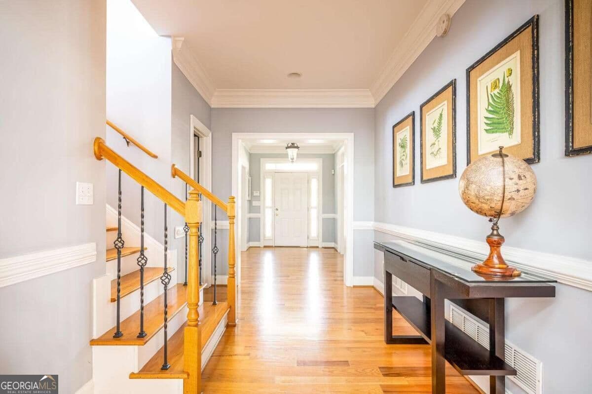 5 bedroom, 4.5 bathroom, 6,185 sq ft single family residence for sale at 4530 Derby Lane, Smyrna, GA 30082 — photo 5