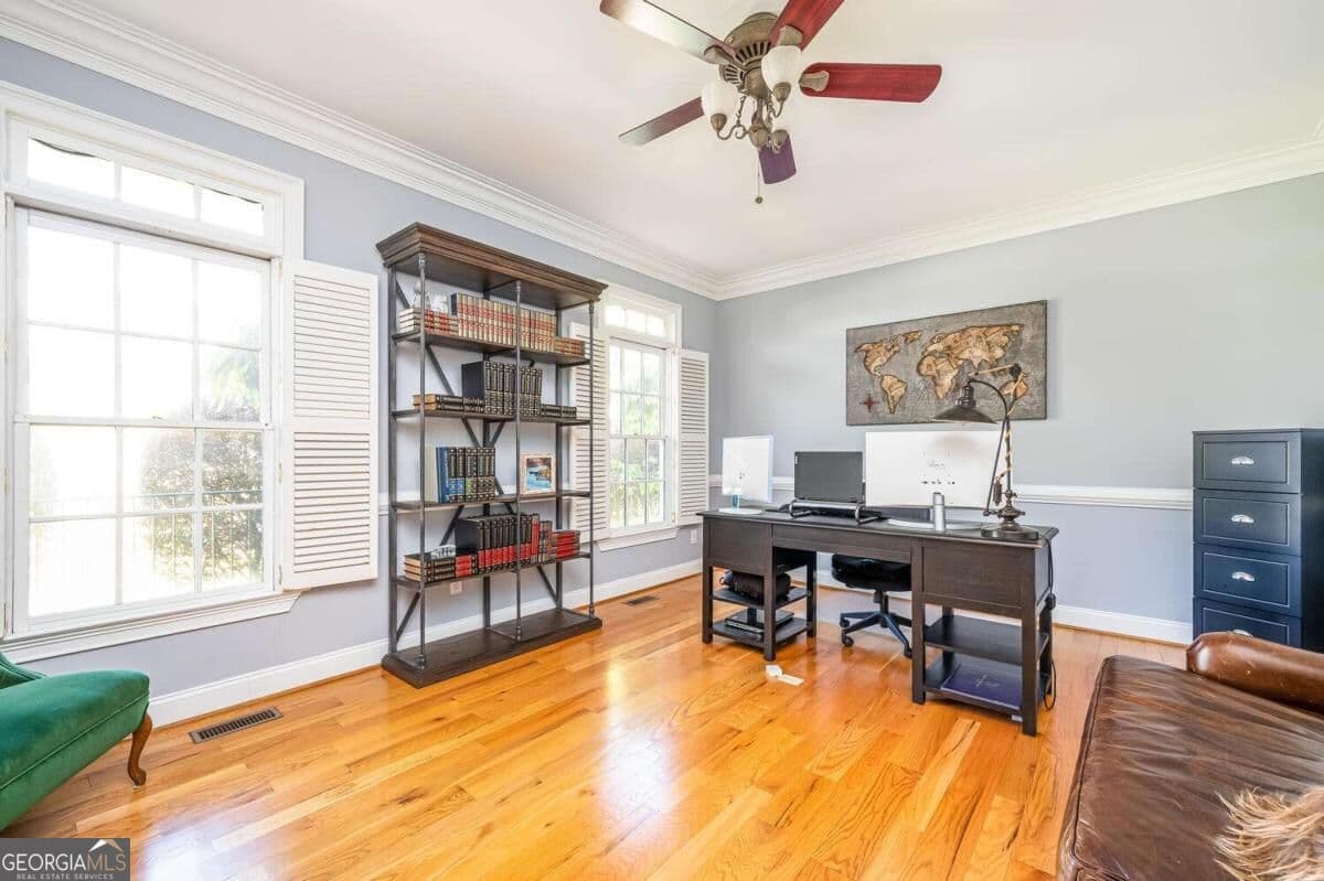 5 bedroom, 4.5 bathroom, 6,185 sq ft single family residence for sale at 4530 Derby Lane, Smyrna, GA 30082 — photo 10