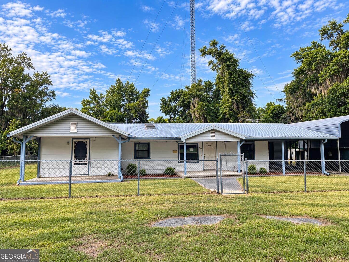 2 bedroom, 1.5 bathroom, 1,418 sq ft single family residence for sale at 140 N Boyce Street, Kingsland, GA 31548
