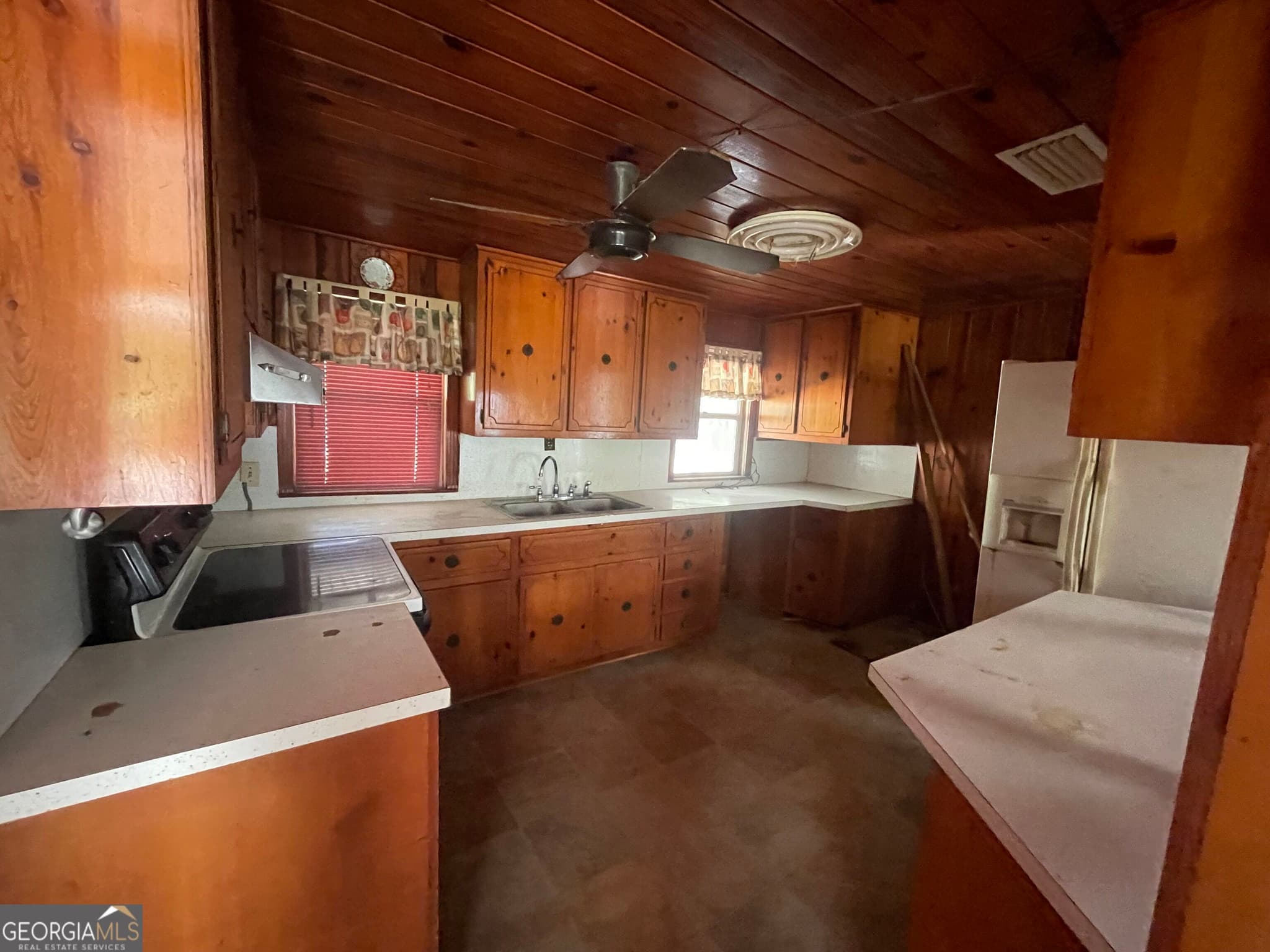 2 bedroom, 1.5 bathroom, 1,418 sq ft single family residence for sale at 140 N Boyce Street, Kingsland, GA 31548 — photo 4